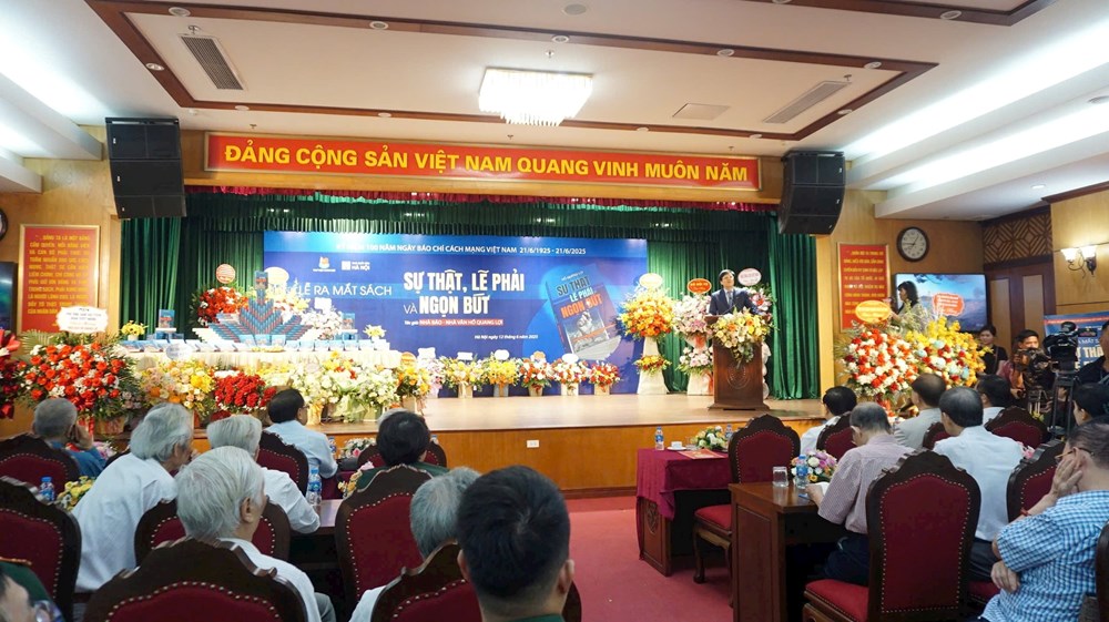Lễ ra mắt sách “Sự thật, lẽ phải và ngọn bút” của nhà báo, nhà văn Hồ Quang Lợi - ảnh 3