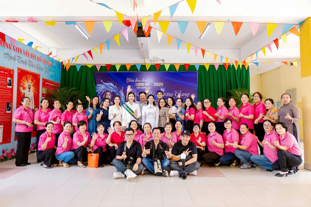 Hoa hậu Hương Giang và hành trình “Trao gửi yêu thương” - ảnh 4