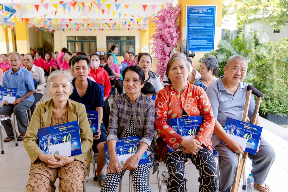 Hoa hậu Hương Giang và hành trình “Trao gửi yêu thương” - ảnh 3