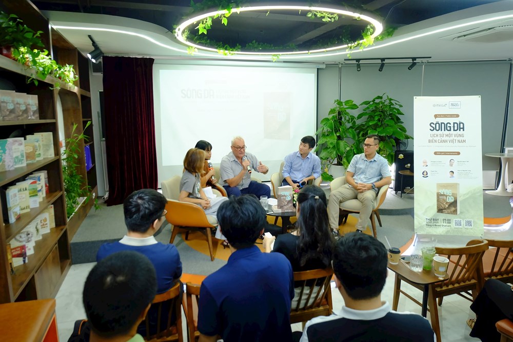 Cuốn sách 800 trang hé mở lịch sử ẩn giấu nơi thượng nguồn Sông Đà - ảnh 2