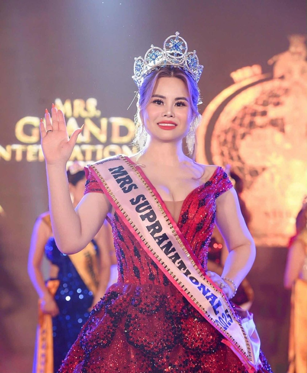 Tiến sĩ côn trùng học giành vương miện Mrs Supranational 2025 - ảnh 1