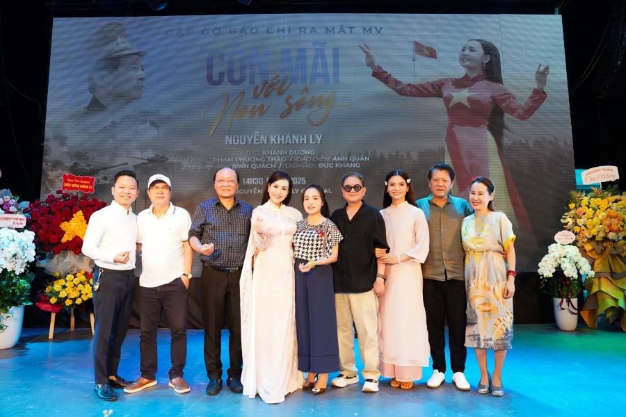 Sao Mai Khánh Ly tri ân các anh hùng liệt sĩ với MV “Còn mãi với non sông” - ảnh 5
