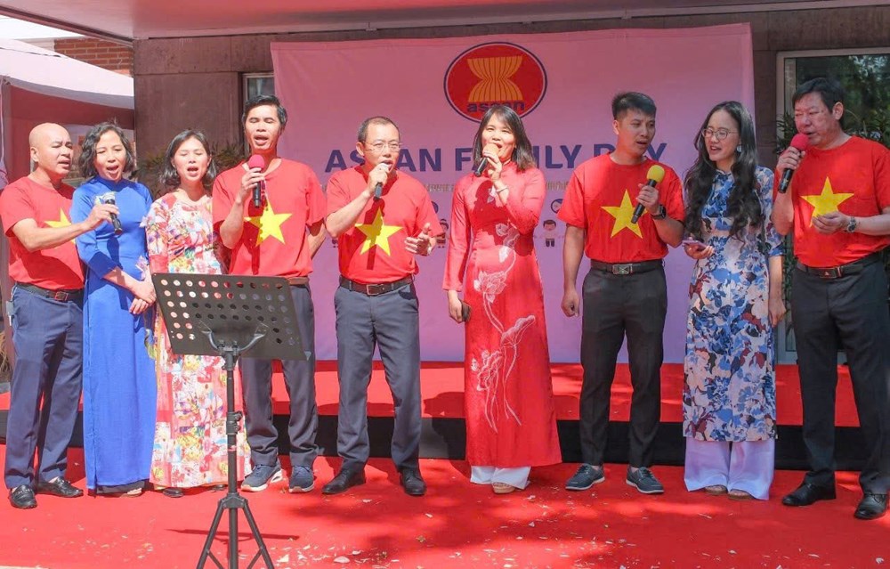 Ngày Gia đình ASEAN 2025 giữa lòng châu Âu - ảnh 1