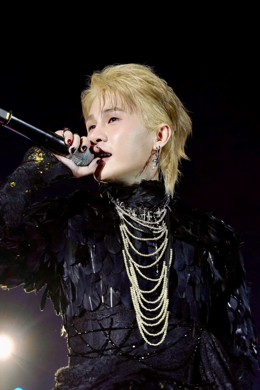 Hồ Ngọc Hà, Jack 97 cùng nhạc sĩ Tạ Duy Tuấn “cháy” hết mình tại concert “Hạ vải” tại Bắc Ninh - ảnh 3