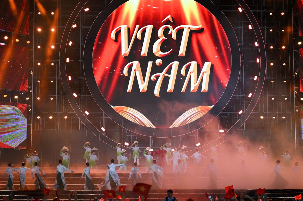 Sân khấu Mỹ Đình bùng nổ cùng “Tự hào là người Việt Nam” - ảnh 2