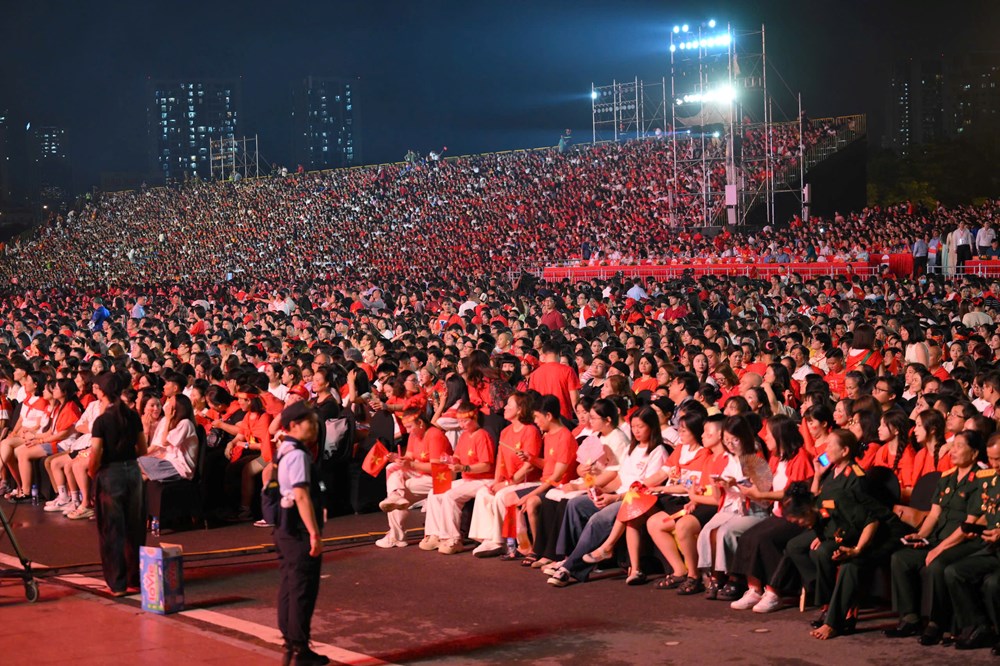 Sân khấu Mỹ Đình bùng nổ cùng “Tự hào là người Việt Nam” - ảnh 5