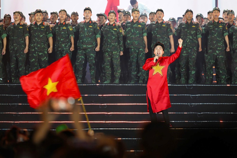 Sân khấu Mỹ Đình bùng nổ cùng “Tự hào là người Việt Nam” - ảnh 7