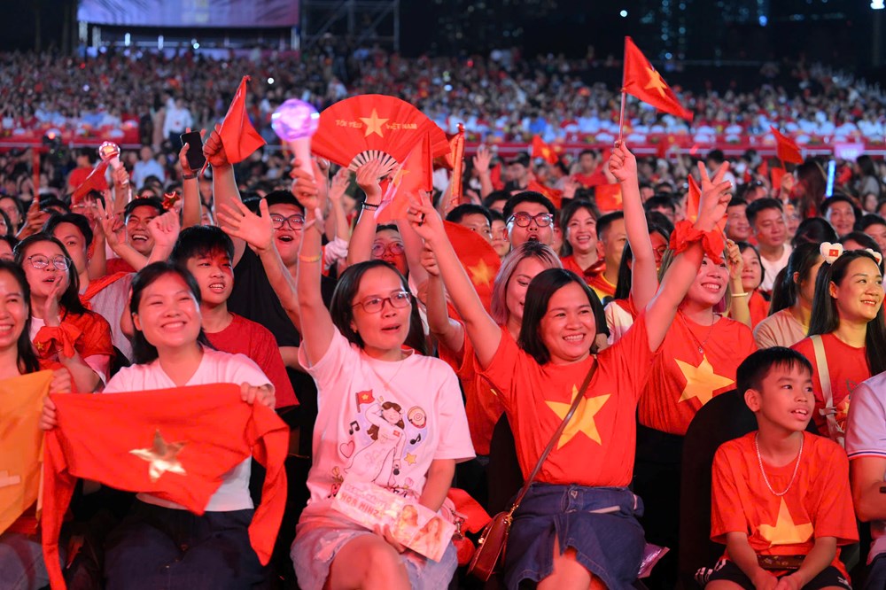 Sân khấu Mỹ Đình bùng nổ cùng “Tự hào là người Việt Nam” - ảnh 8