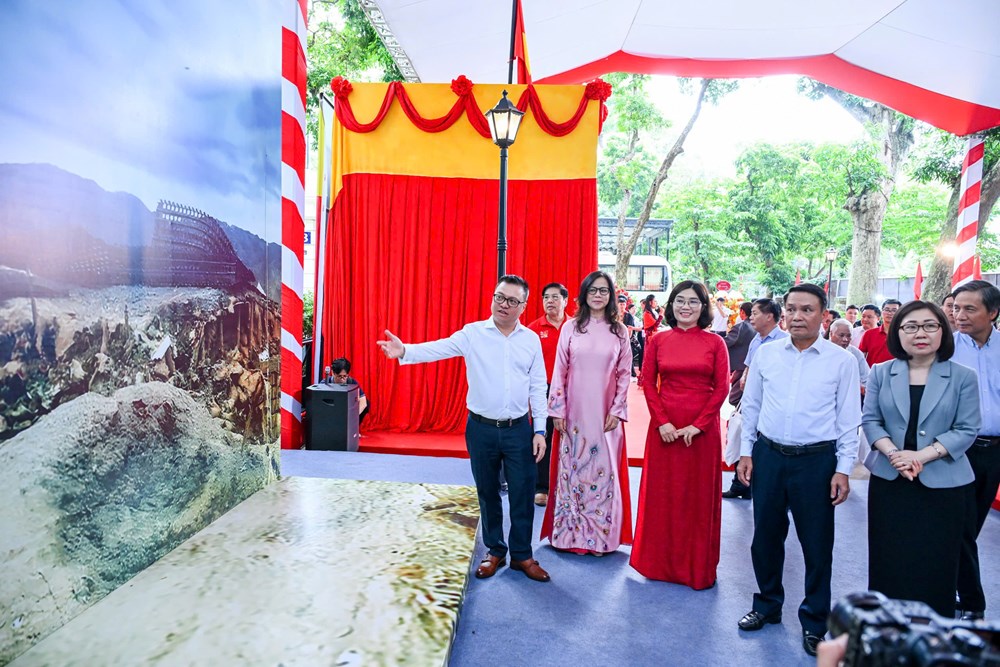 Báo Nhân Dân ra mắt ấn phẩm đặc biệt và Triển lãm tương tác kỷ niệm 80 năm Cách mạng Tháng Tám và Quốc khánh 2.9 - ảnh 3