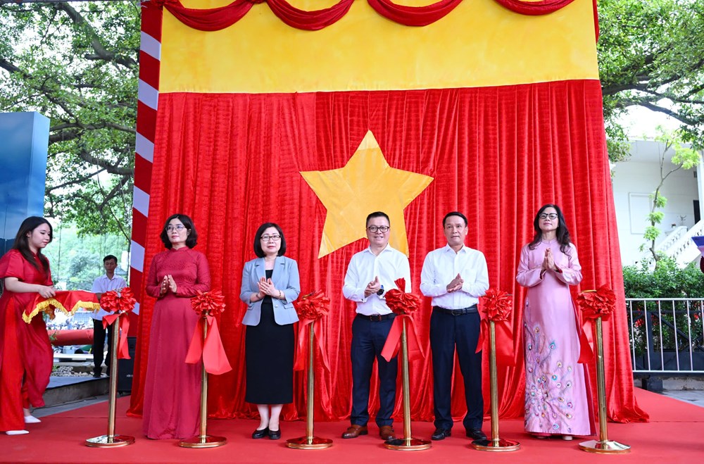 Báo Nhân Dân ra mắt ấn phẩm đặc biệt và Triển lãm tương tác kỷ niệm 80 năm Cách mạng Tháng Tám và Quốc khánh 2.9 - ảnh 1