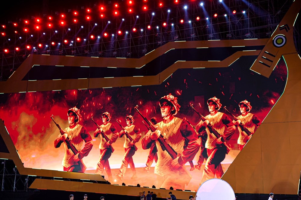 Hơn 2 vạn khán giả mê đắm trong buổi tập luyện concert “80 năm Hành trình Độc lập – Tự do – Hạnh phúc” - ảnh 7