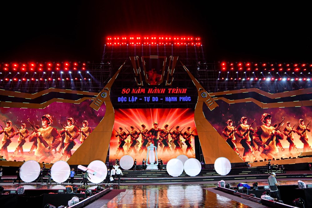 Hơn 2 vạn khán giả mê đắm trong buổi tập luyện concert “80 năm Hành trình Độc lập – Tự do – Hạnh phúc” - ảnh 3