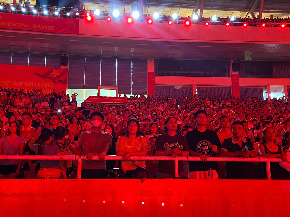 Hơn 2 vạn khán giả mê đắm trong buổi tập luyện concert “80 năm Hành trình Độc lập – Tự do – Hạnh phúc” - ảnh 12