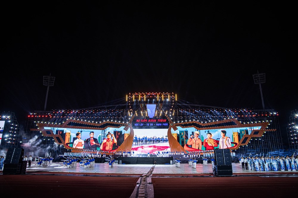 Hơn 2 vạn khán giả mê đắm trong buổi tập luyện concert “80 năm Hành trình Độc lập – Tự do – Hạnh phúc” - ảnh 9