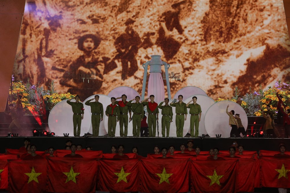 Cảm xúc dâng trào và tự hào - ảnh 14