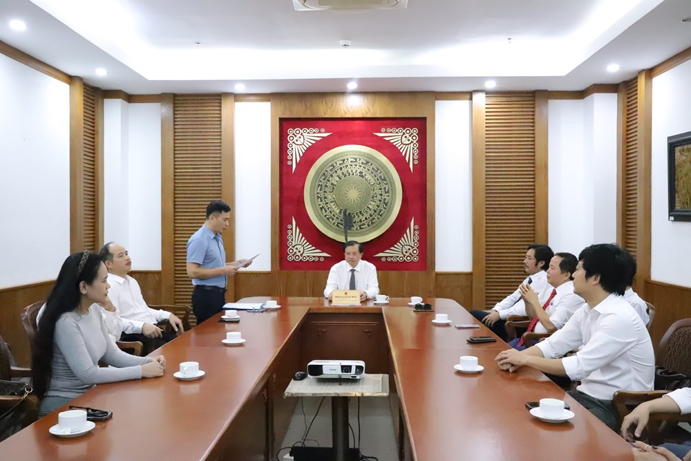 Bộ VHTTDL công bố, trao quyết định công nhận chức vụ Hiệu trưởng Trường Đại học Sân khấu - Điện ảnh Hà Nội - ảnh 4