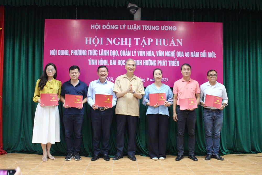 Bế mạc Hội nghị tập huấn lý luận, phê bình văn học, nghệ thuật năm 2025 - ảnh 5