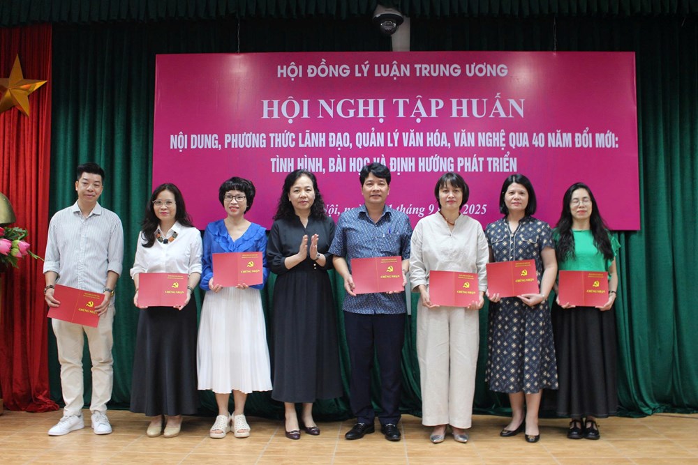 Bế mạc Hội nghị tập huấn lý luận, phê bình văn học, nghệ thuật năm 2025 - ảnh 3