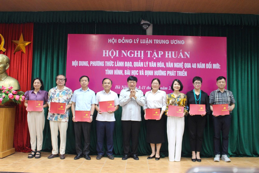 Bế mạc Hội nghị tập huấn lý luận, phê bình văn học, nghệ thuật năm 2025 - ảnh 2