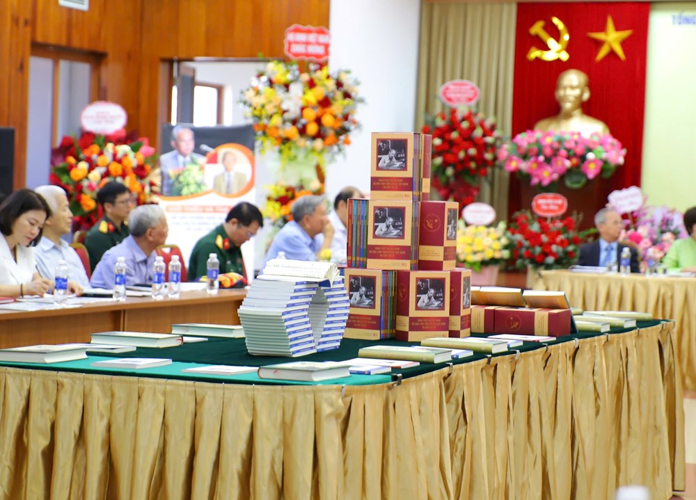 Tọa đàm và ra mắt các tác phẩm mới xuất bản của GS.TS Đinh Xuân Dũng và các cộng sự - ảnh 3