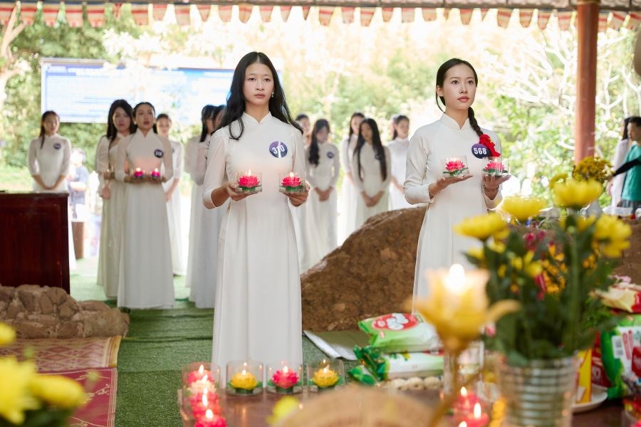 Thí sinh “Hoa hậu Du lịch Dân tộc Việt Nam 2025” và hành trình quảng bá vẻ đẹp Mộc Châu - ảnh 1