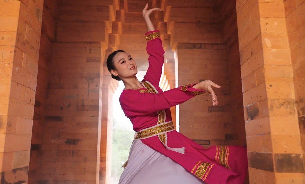 “Tay trong tay – Hand in hand”: Vũ điệu cộng đồng mang đậm bản sắc dân tộc - ảnh 4