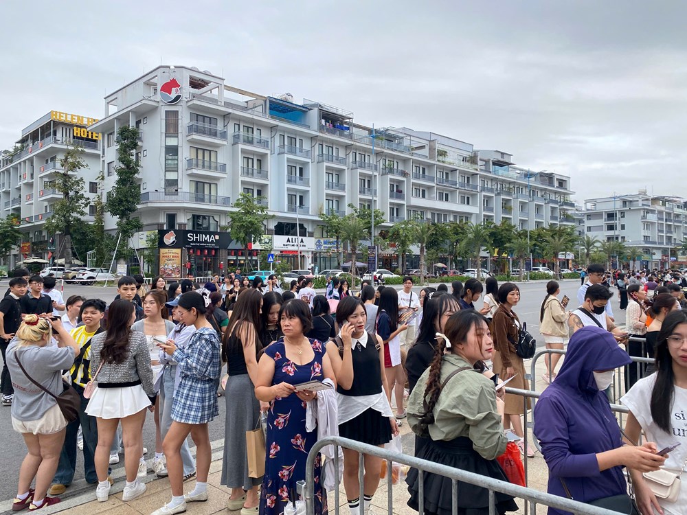 Khán giả đổ về Hạ Long để được sống trọn cảm xúc với concert “Hạ Long 2025“ - ảnh 7