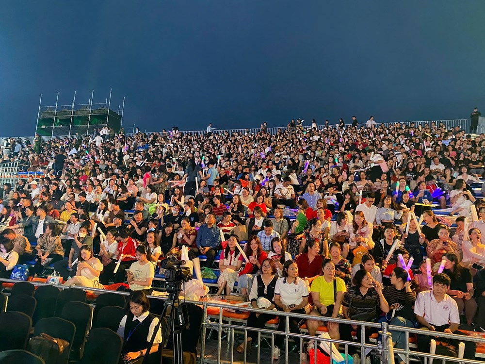 Đêm nay, Hạ Long không ngủ! Âm nhạc, tự hào và cảm xúc hội tụ - ảnh 6