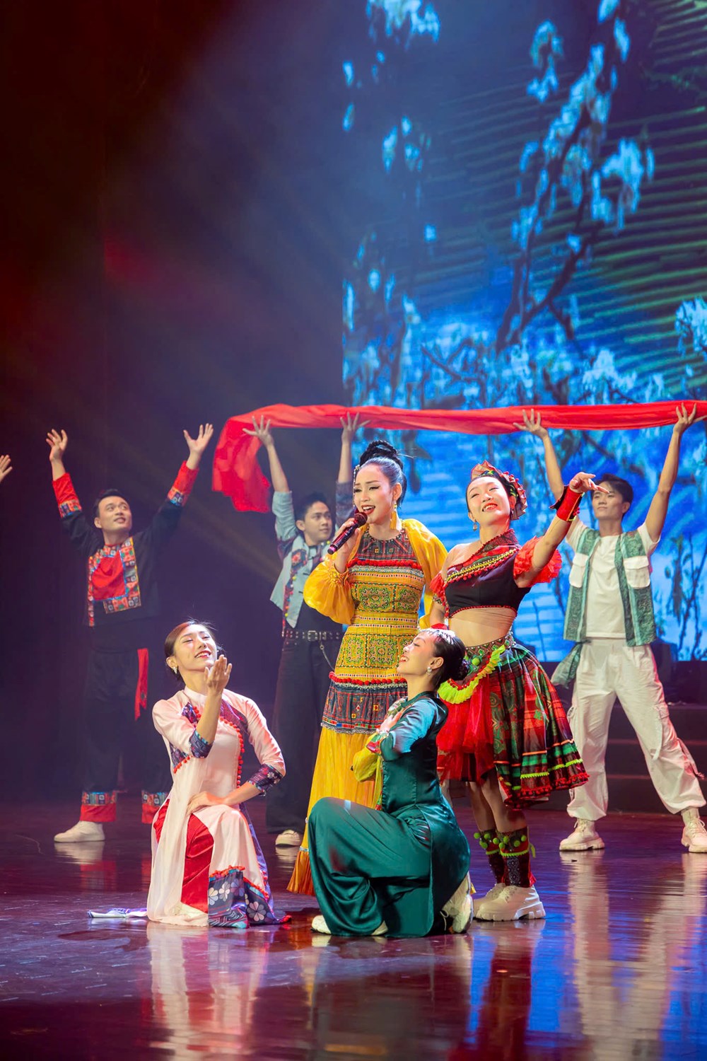 Nhạc sĩ Tạ Duy Tuấn và Sao Mai Khánh Ly giành giải Đặc biệt - ảnh 3