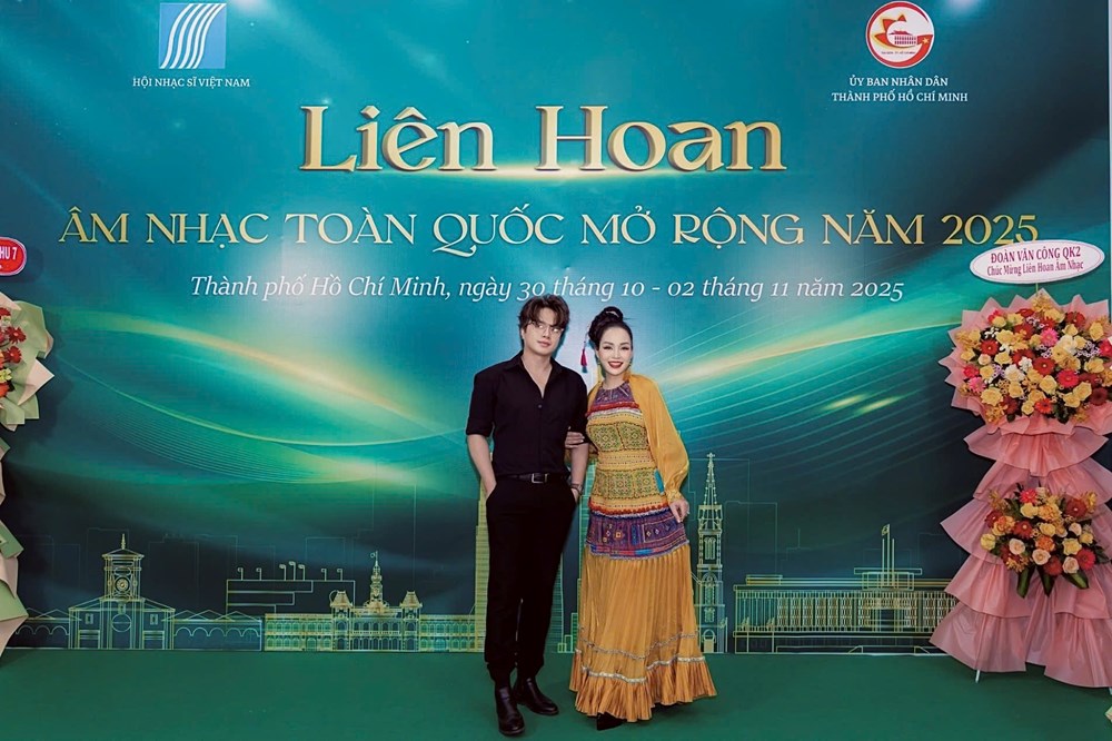 Nhạc sĩ Tạ Duy Tuấn và Sao Mai Khánh Ly giành giải Đặc biệt - ảnh 2