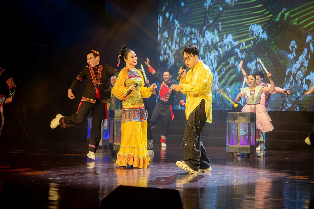 Nhạc sĩ Tạ Duy Tuấn và Sao Mai Khánh Ly giành giải Đặc biệt - ảnh 1