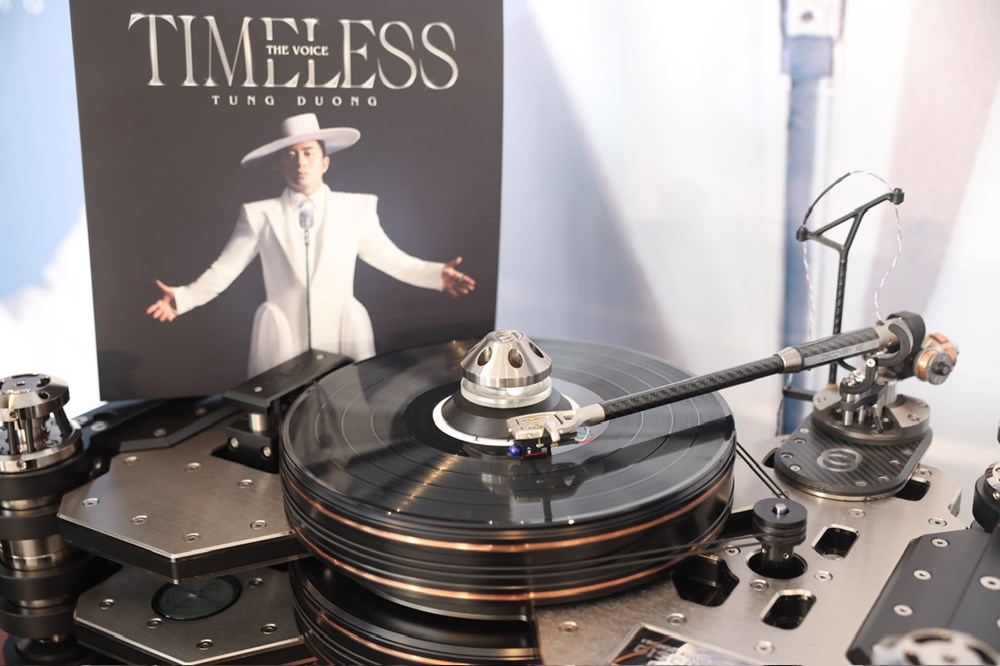 Tùng Dương và hành trình đối thoại với những tình khúc bất hủ - ảnh 1