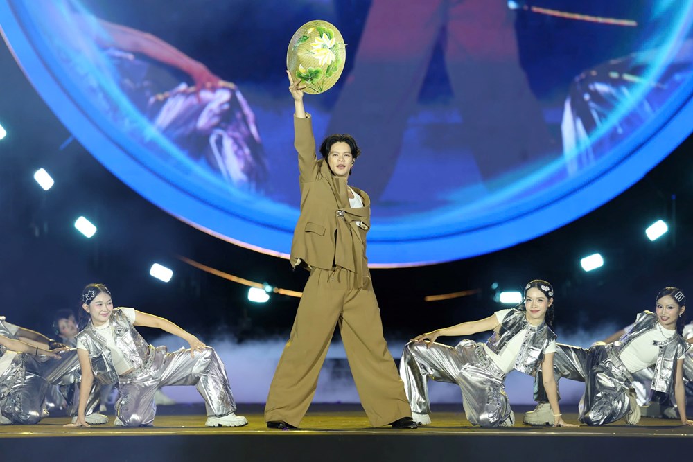 “Bữa tiệc” âm nhạc đầy màu sắc về Đất mỏ anh hùng - ảnh 10