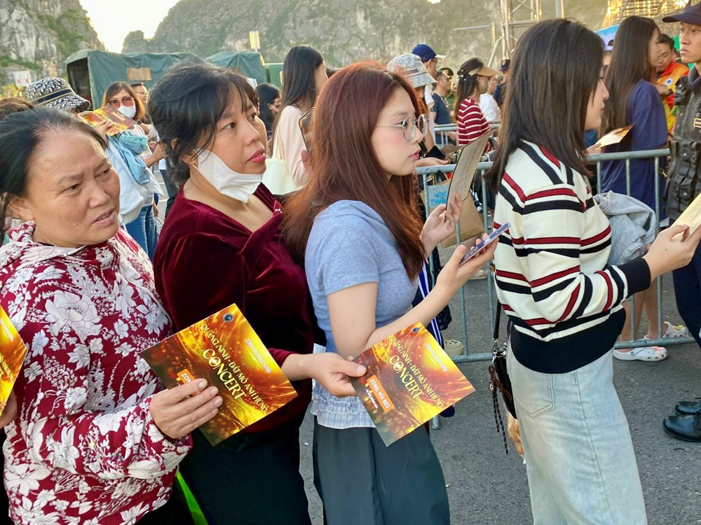 Không khí đang “nóng” lên từng phút trước giờ diễn ra concert “Quảng Ninh – Đất mỏ anh hùng” - ảnh 12