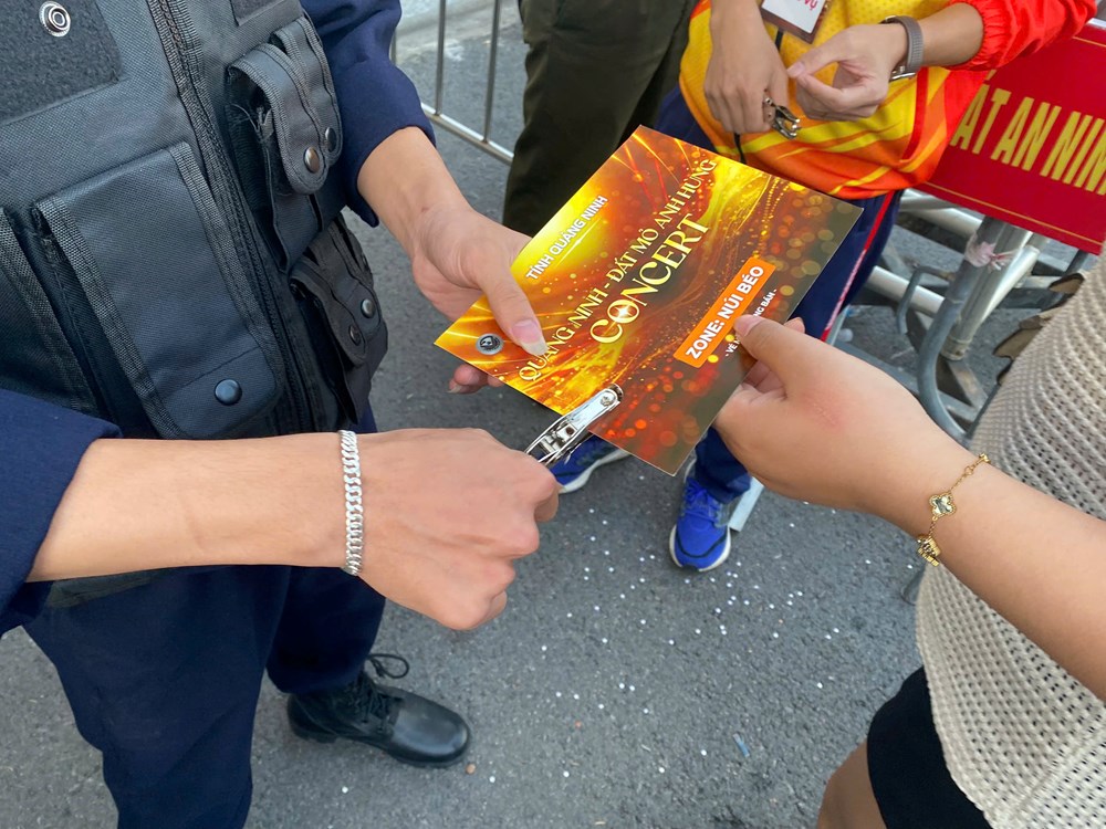 Không khí đang “nóng” lên từng phút trước giờ diễn ra concert “Quảng Ninh – Đất mỏ anh hùng” - ảnh 10