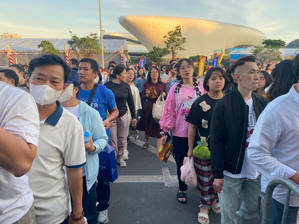 Không khí đang “nóng” lên từng phút trước giờ diễn ra concert “Quảng Ninh – Đất mỏ anh hùng” - ảnh 7