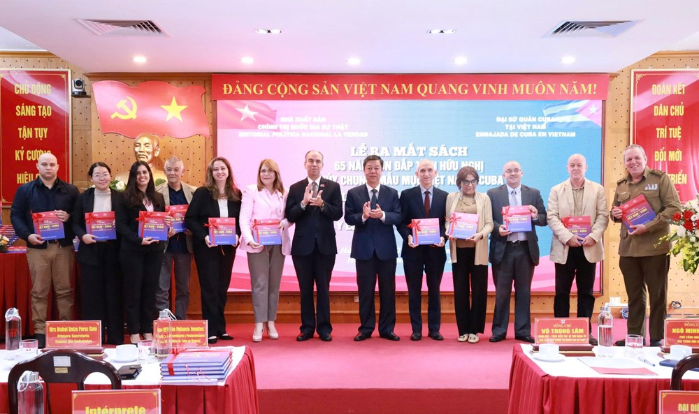 Lễ ra mắt cuốn sách “65 năm vun đắp tình hữu nghị thủy chung, mẫu mực Việt Nam – Cuba” - ảnh 6