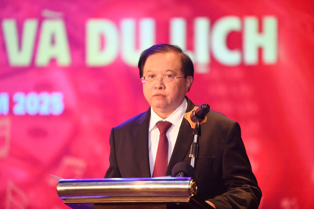 Sáng tác bài hát về chính ngành mình đang công tác là thử thách nhưng cũng rất vinh quang - ảnh 1