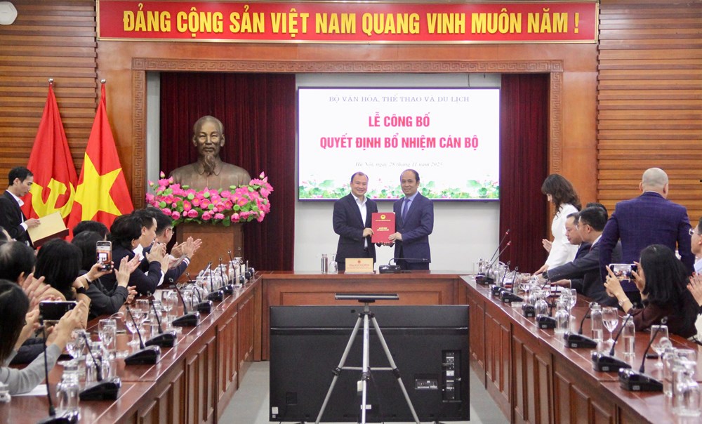 Bộ VHTTDL công bố, trao quyết định điều động, bổ nhiệm cán bộ - ảnh 5