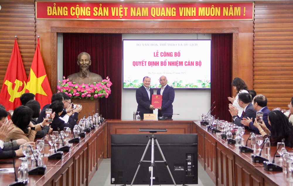 Bộ VHTTDL công bố, trao quyết định điều động, bổ nhiệm cán bộ - ảnh 4