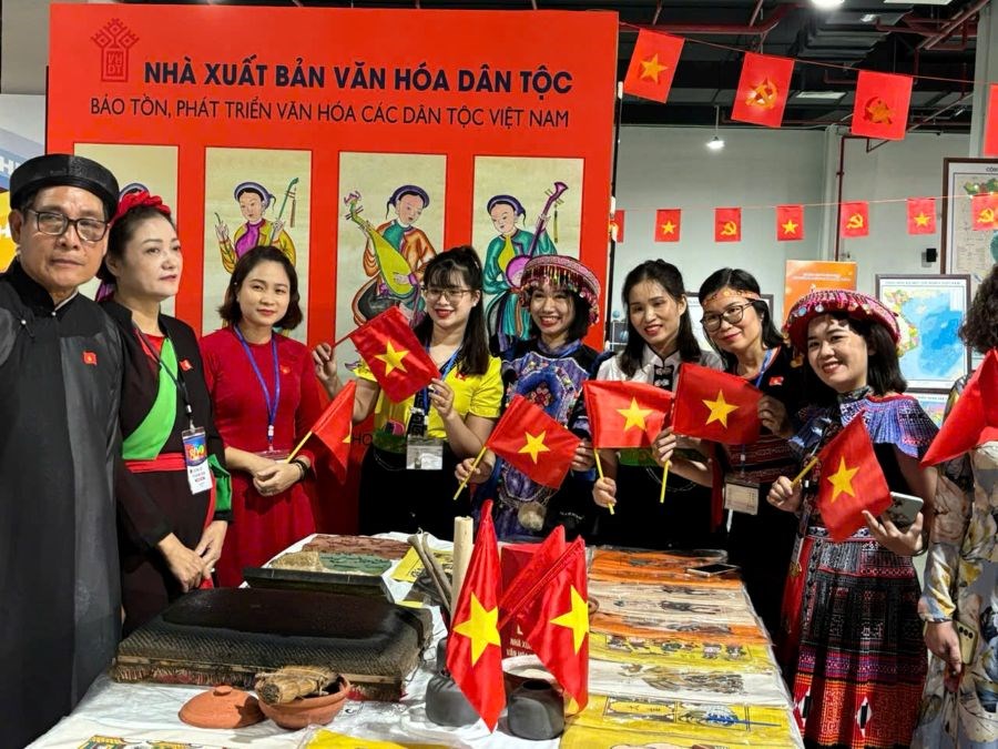 Điển hình tiên tiến trong đổi mới, sáng tạo và phát huy giá trị văn hóa dân tộc - ảnh 3