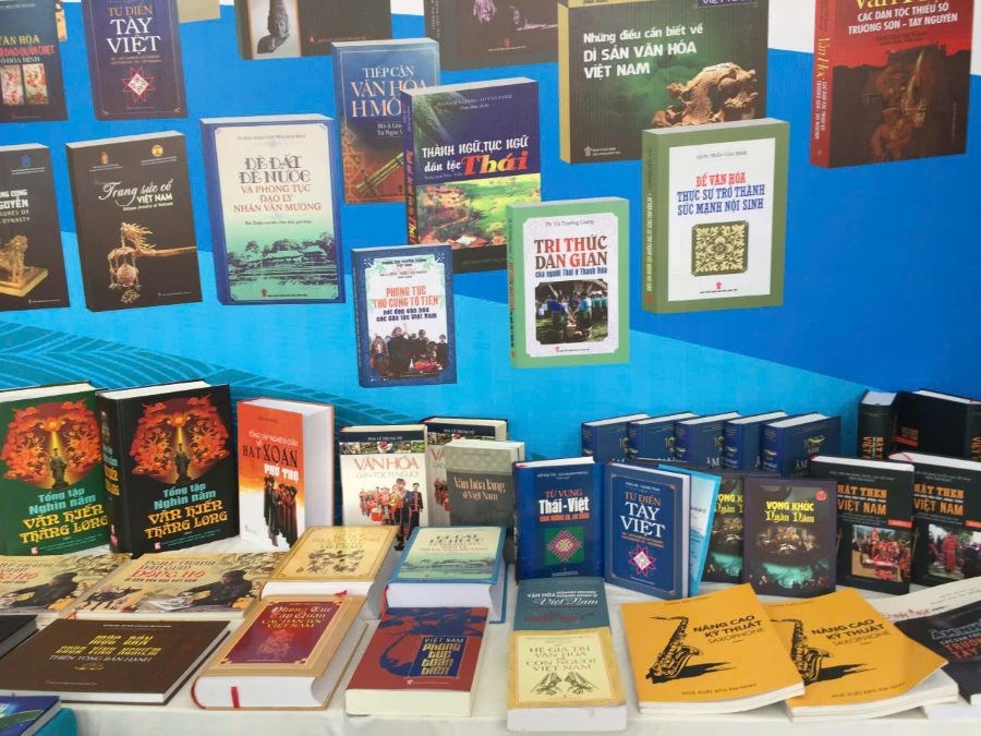 Điển hình tiên tiến trong đổi mới, sáng tạo và phát huy giá trị văn hóa dân tộc - ảnh 4