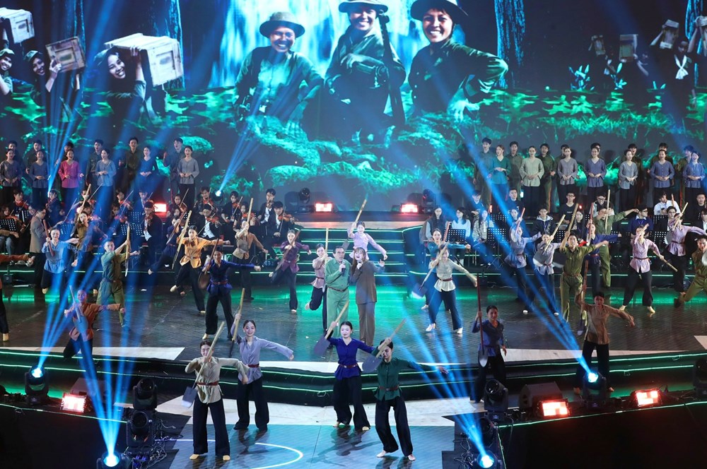 Tổng duyệt chương trình nghệ thuật đặc biệt chào mừng Đại hội Thi đua yêu nước toàn quốc lần thứ XI - ảnh 13