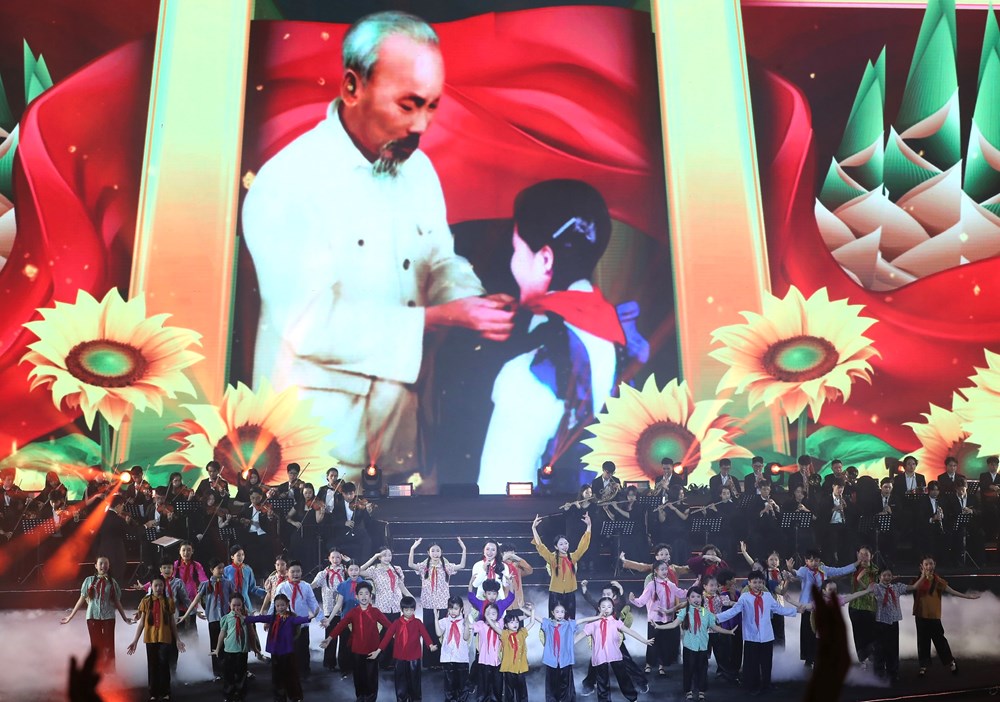 Chương trình nghệ thuật “Dưới lá cờ vẻ vang của Đảng” chào mừng thành công Đại hội XIV của Đảng - ảnh 1