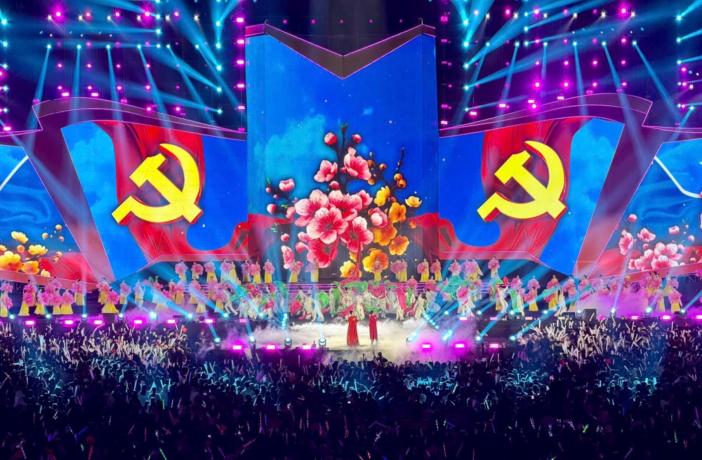 Từ ánh sáng của Đảng đến khát vọng bay cao của Quảng Ninh - ảnh 10