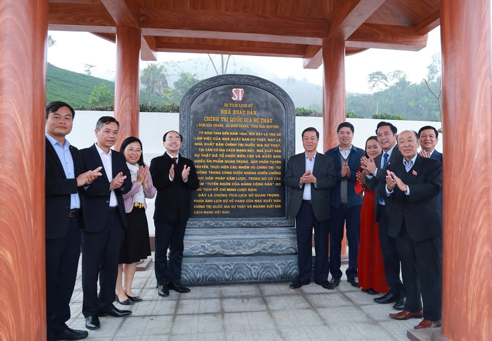 Khánh thành Nhà bia lưu niệm Nhà xuất bản Chính trị quốc gia Sự thật tại xã Bình Thành, tỉnh Thái Nguyên - ảnh 1