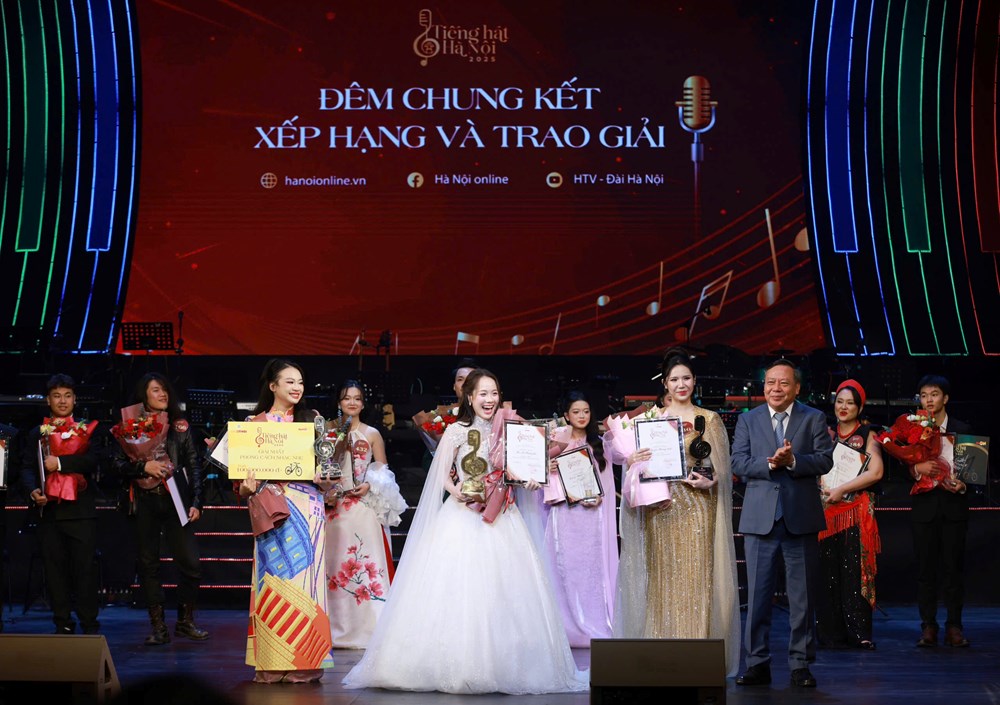 Trao giải đặc biệt 600 triệu đồng cho Quán quân “Tiếng hát Hà Nội 2025” - ảnh 2