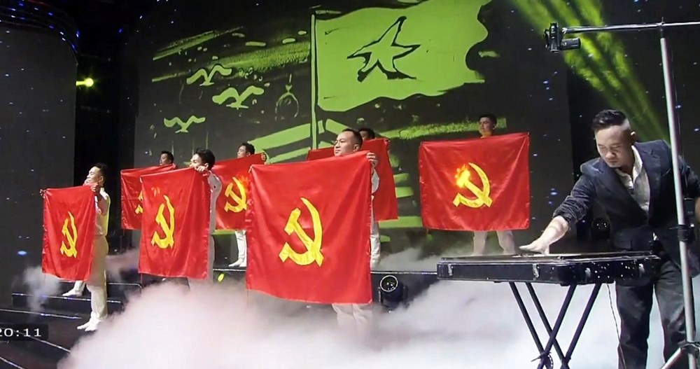 Nghệ sĩ tranh cát Nguyễn Tiến mở màn ấn tượng trong chương trình “Đường lên phía trước” - ảnh 7