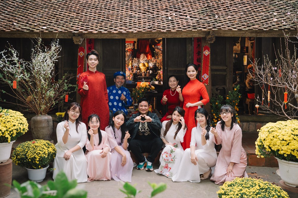 Nghệ sĩ tỳ bà Vũ Diệu Thảo lan tỏa thông điệp sum vầy qua MV “Tết bình an bên nhau” - ảnh 6