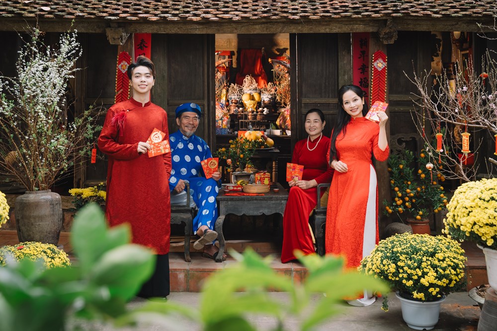 Nghệ sĩ tỳ bà Vũ Diệu Thảo lan tỏa thông điệp sum vầy qua MV “Tết bình an bên nhau” - ảnh 1